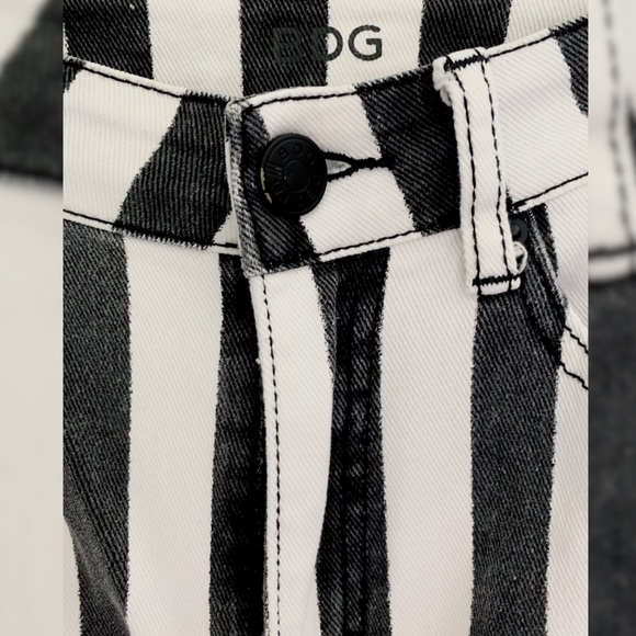 BDG Black & White High Rise Cheeky Shorts UO - Picture 4 of 5